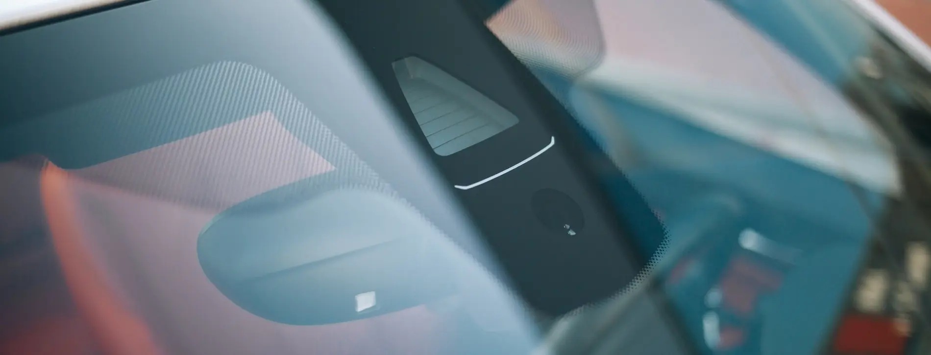 広島のカーフィルム専門店しゃかりき｜車内のプライバシー保護や遮熱・UVカット等の高技術カーフィルム施工紹介